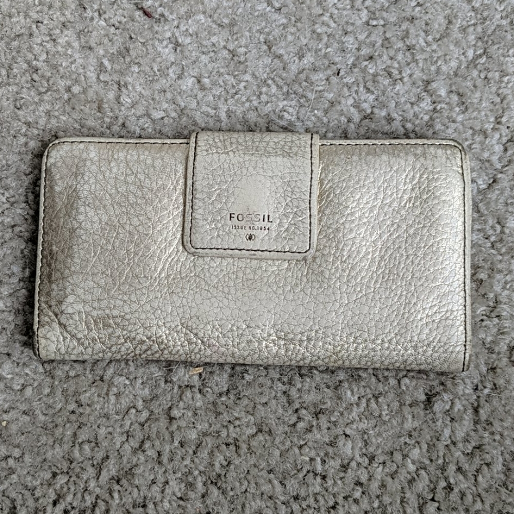 Fossil wallet